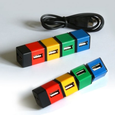 USB хаб, 4 порта в виде разноцветных кубиков.